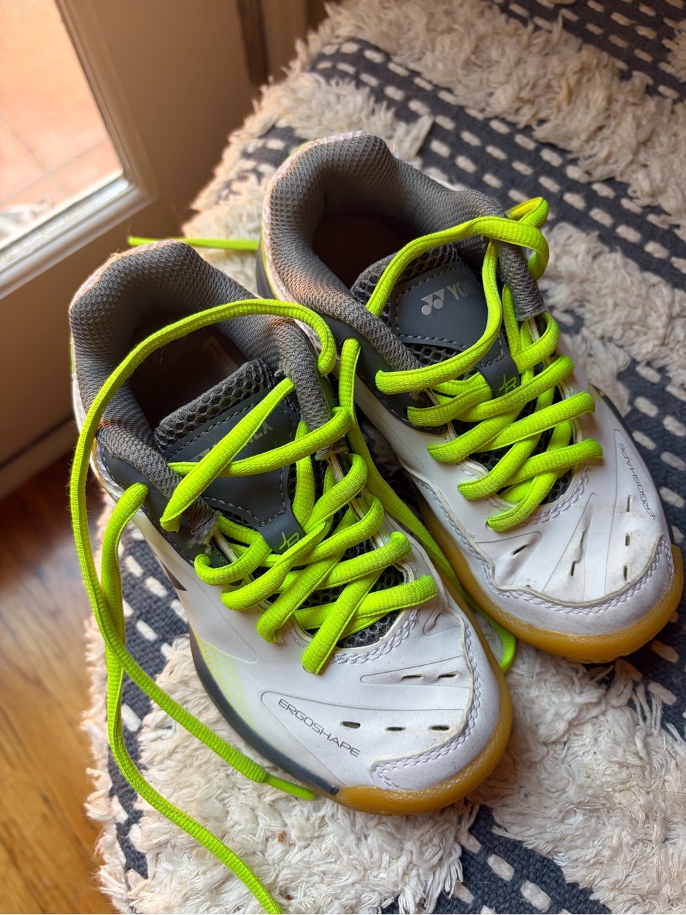 Yonex Kids White and Neon Green badminton shoes